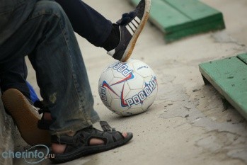 Футболом в Череповце профессионально занимаются более 600 человек