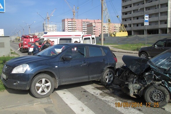  В результате аварии пострадала пассажир «Ниссана» Фото: ГУ МЧС по Вологодской области 