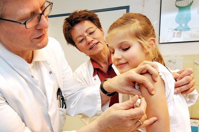  Сейчас череповецкие врачи все внимание сосредоточили на прививках детям Фото: http://flaglerlive.com 