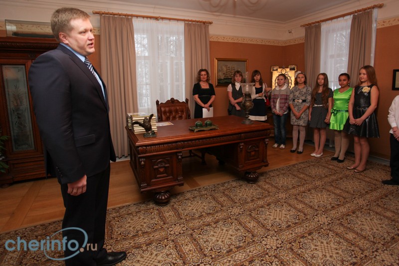 Встреча мэра с юными талантами сегодня прошла в доме Ивана Андреевича Милютина