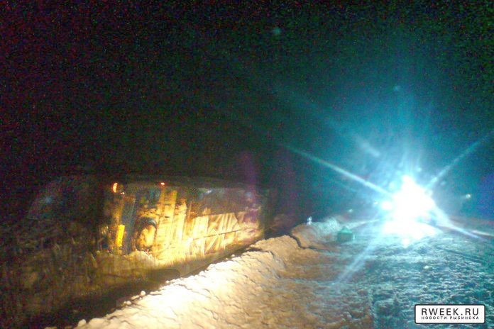 Жертв удалось избежать в том числе по той причине, что автобус вылетел в кювет, покрытый мягким снегом Фото: http://rweek.ru/ 