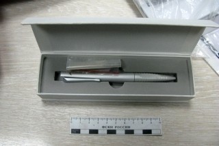  Оперативники обнаружили наркотик в пенале для ручки Фото: УФСКН по Вологодской области 