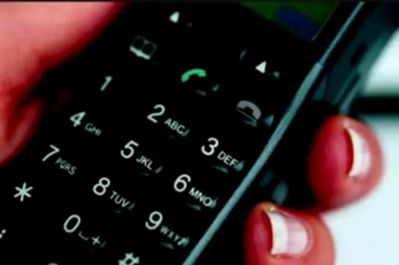  Звонки на телефон доверия зачастую подтверждают косвенную информацию об организациях, практикующих серые схемы оплаты труда Фото: http://oxun.ge/ 