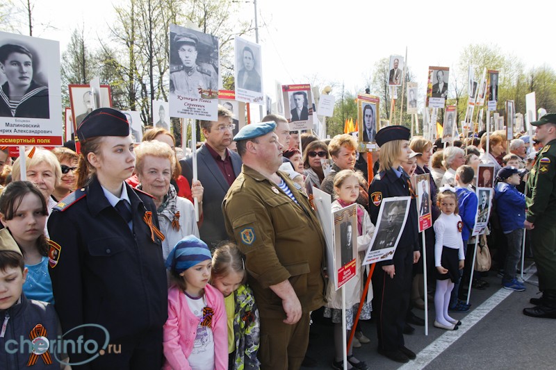 Шествие участников «Бессмертного полка» по площади Металлургов заняло 20 минут