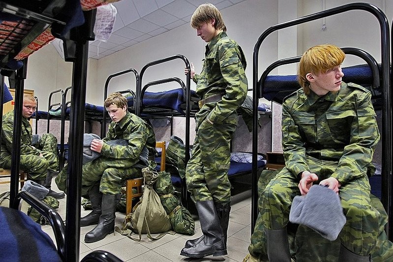  Ученики десятых классов на практике узнают, что такое армия Фото: http://im.kommersant.ru/ 