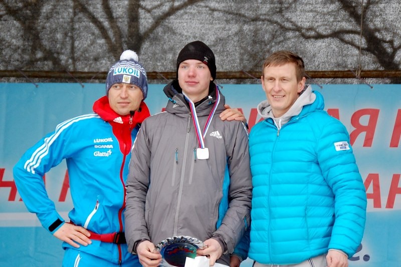 19-летний Алексей Максимихин полноценно лыжными гонками занимается четыре года