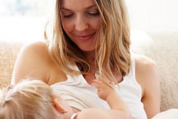  Главная цель акции — пропаганда важности кормления грудью для матери и ребенка Фото: http://sevgilibebek.com/ 