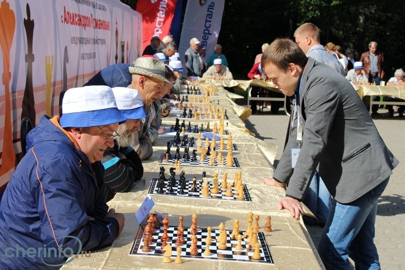 Международный гроссмейстер Александр Рахманов будет учить череповчан играть в шахматы