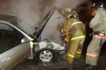  Причиной пожара стала неисправность узлов и агрегатов автомобиля Фото: служба пожаротушения 