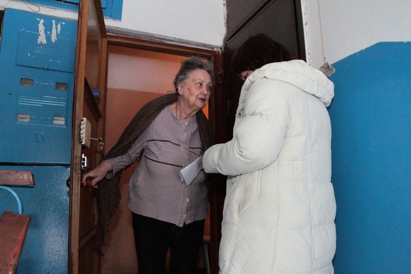  Неизвестные звонят в дверь и предлагают «подписать бумаги о пенсии», стараясь любой ценой проникнуть в квартиру Фото: http://ic.pics.livejournal.com 