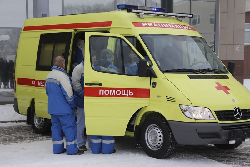  До сих пор врачи детской больницы Череповца перевозили детей на устаревшем транспорте Фото: официальный сайт Олега Кувшинникова 