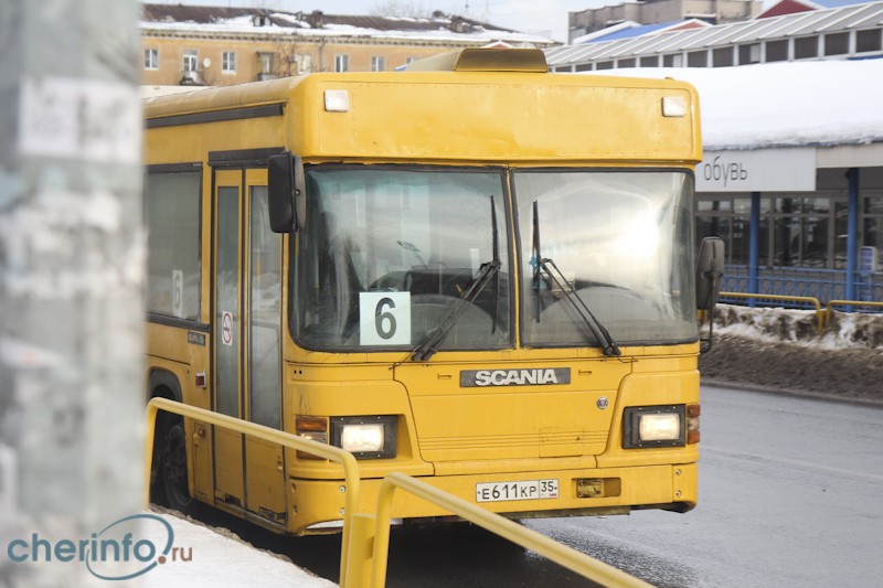 В Череповце из 250 частных и муниципальных автобусов только 136 оборудованы для людей с инвалидностью