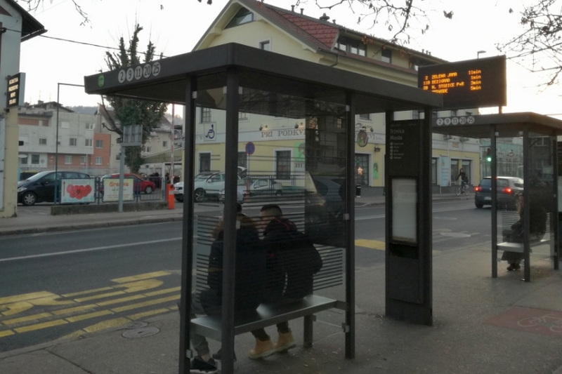 Автобусная остановка в Любляне