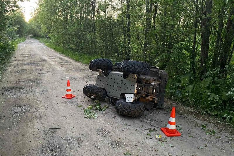 Квадроцикл опрокинулся