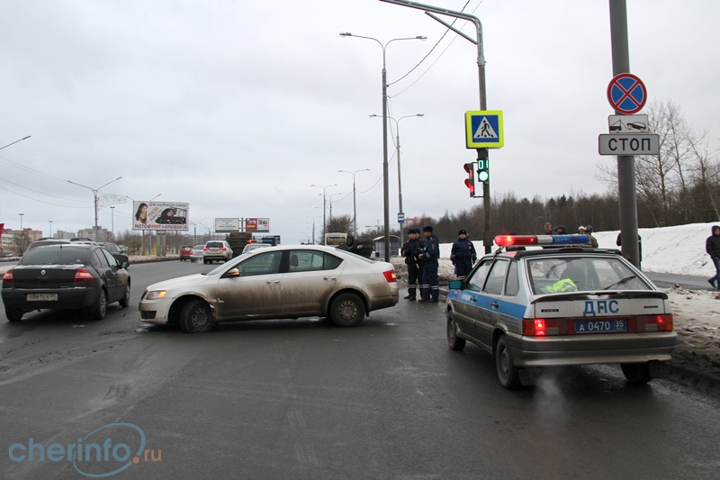 Перекресток октябрьская