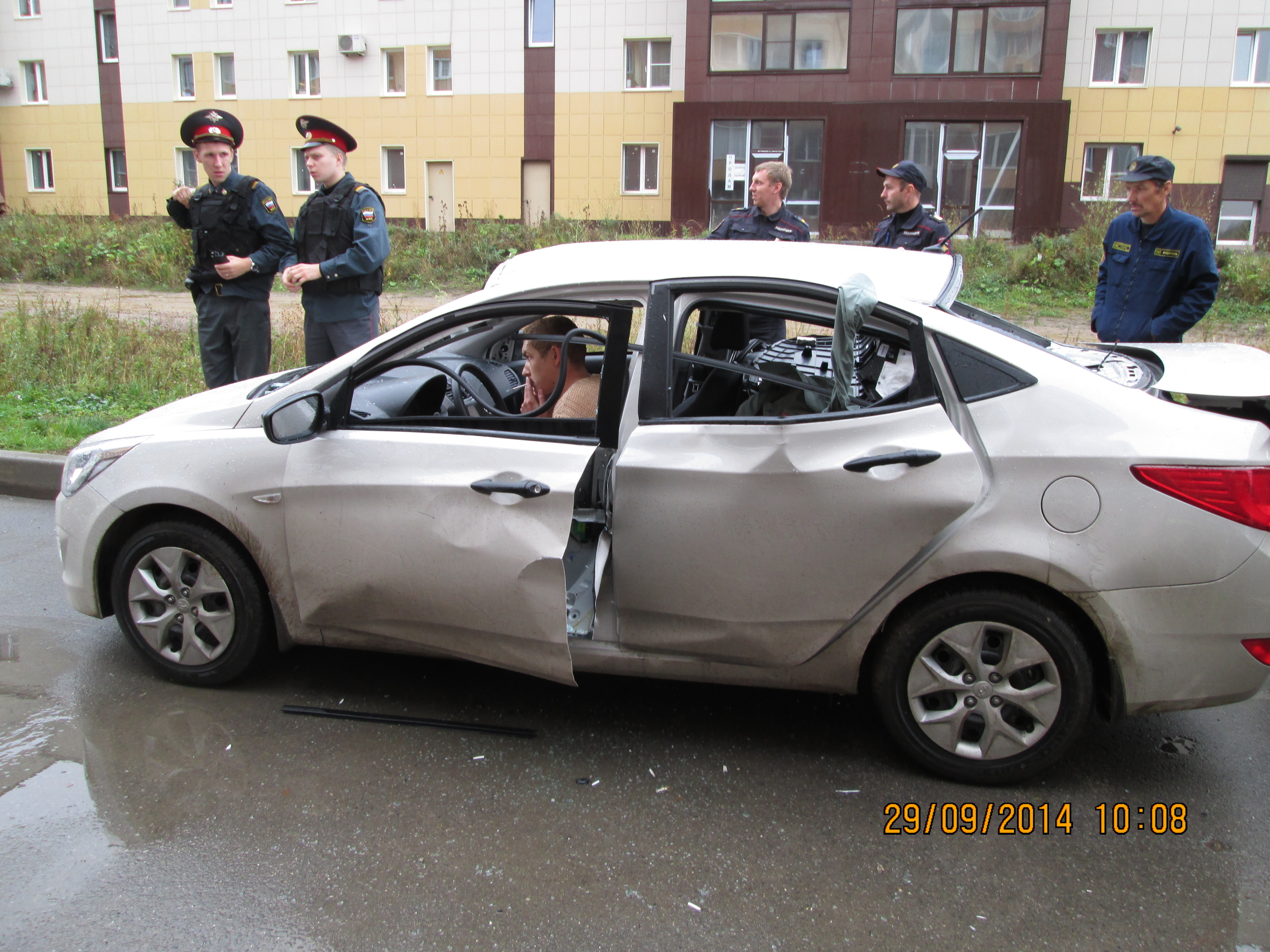 В Череповце в багажнике автомобиля взорвался баллон с газом