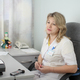 Врач по лечебной физкультуре Лариса Афанасова и ее пациенты