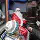 Дед Мороз и Снегурочка в автобусе