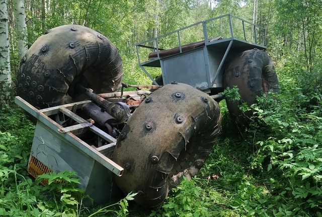 На трассе Пушкинские Горы – Локня разбился насмерть водитель самодельного болотохода