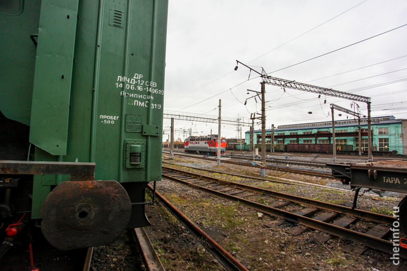 Из-за звонка о минировании моста поезд из Челябинска пришел в Череповец на полчаса позже
