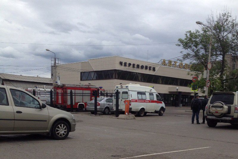 Автовокзал череповец. Автовокзал города Череповца. Автовокзала эвакуировали. Череповец вокзал автобус. Транспортная безопасность Череповецкий автовокзал.