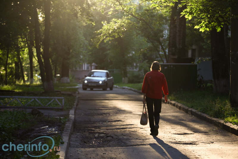 на огромном расстоянии разлегся город и тихо. стих утро никитин. в каких предложениях ставится одна запятая. тихий ночной город. ты еще разляжешься.